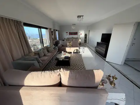 Departamento en Alquiler de 3 dormitorios