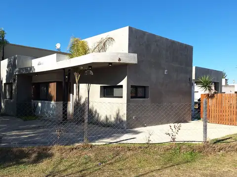 Casa en Venta en Countries y Barrios Cerrados en Pilar, USD 165.000