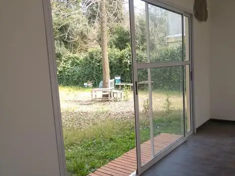 OPORTUNIDAD VENTA CASA 3 AMBIENTES A ESTRENAR CON AMPLIO JAR