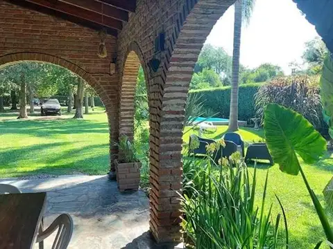 Los Tilos e/ los Cerros y Manantial