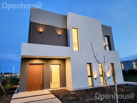 VENTA- LUMINOSA CASA A ESTRENAR - SANTA LUCIA-PILAR DEL ESTE - Foto 0