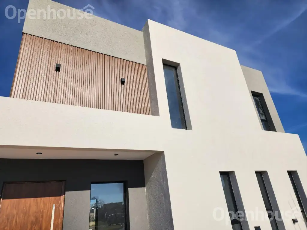 Casa en Venta - Pilar del Este - Santa Lucia