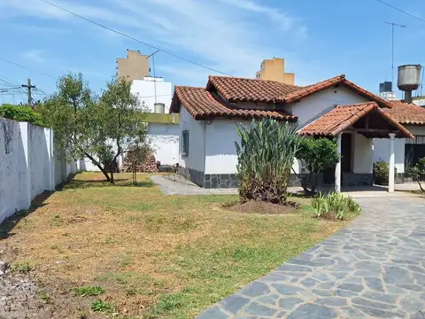 Casa con 4 habitaciones y amplio parque