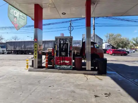 Av Juan manuel de Rosas 4100