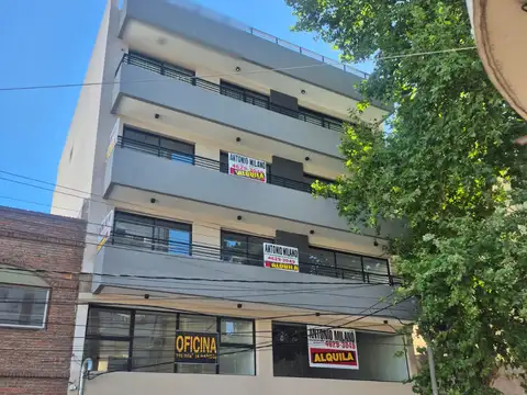 Local en Alquiler en Moron Sur, $ 2.300.000