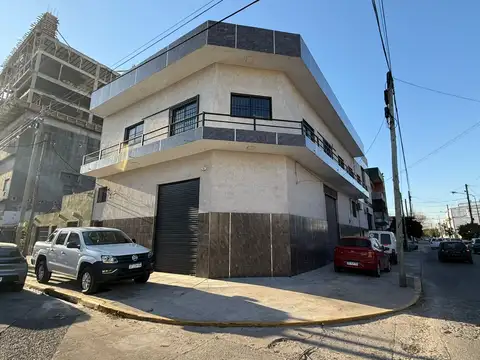 EXCELENTE GALPON TOTALMENTE RECICLADO A NUEVO, EN 2 PLANTAS