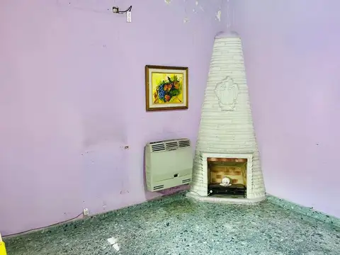 2 deptos y taller a la calle  Lomas del Mirador