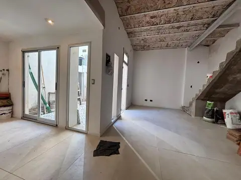 Depto Tipo Casa en Venta con 1 cocheras