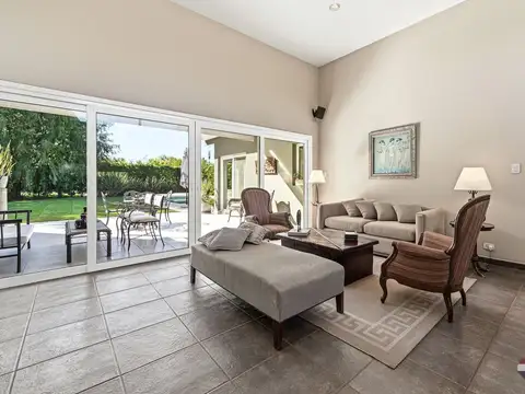 Casa en Venta en La Montura, USD 330.000