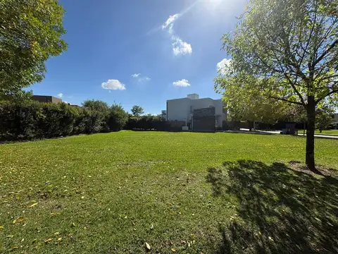 VENTA ESPECTACULAR LOTE AYRES PLAZA