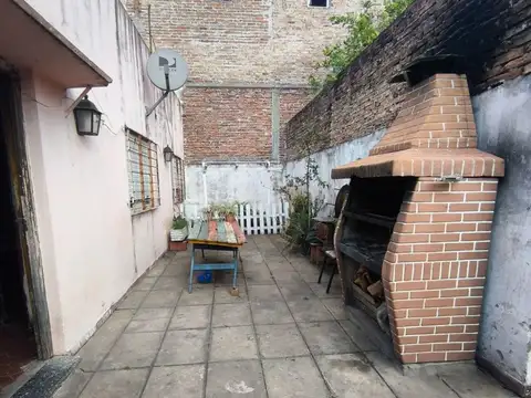 PH de 3amb, patio + depedencia y taller al fondo.