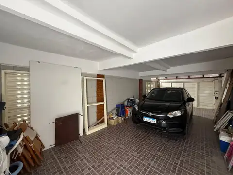 CASA 3 DORM PILETA COCHERA DOBLE AMEGUINO ESCRITUR