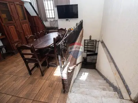 Depto Tipo Casa 11 ambientes con 4 baños