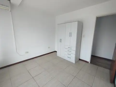 Departamento en Barrio Parque. 1 Dormitorio. Comodin. Duplex. Cochera.