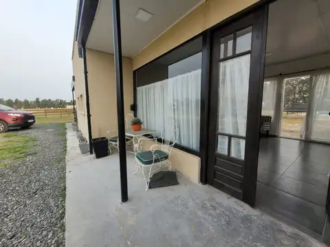 Venta casa 3 dorm pileta Carlos Keen seguridad