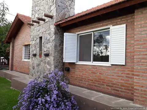 Casa mas dos Deptos.