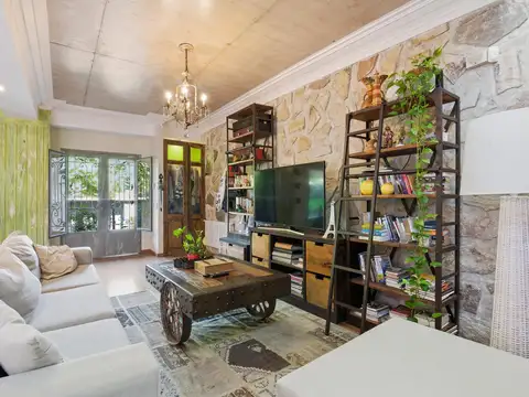 Casa 6 ambientes con 4 baños