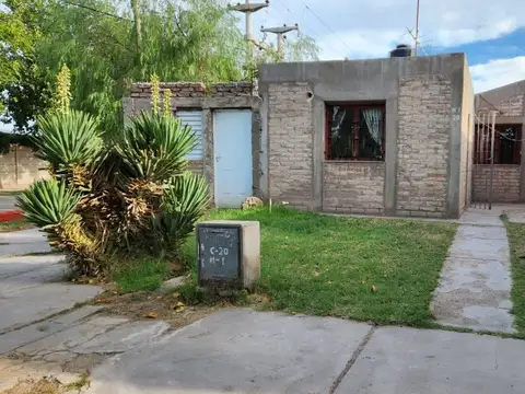 CASA DE 2 HABITACIONES. BARRIO AMISTAD. CHIMBAS