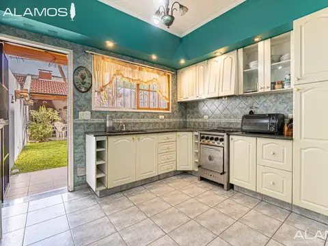 Depto Tipo Casa en Venta con 1 cocheras