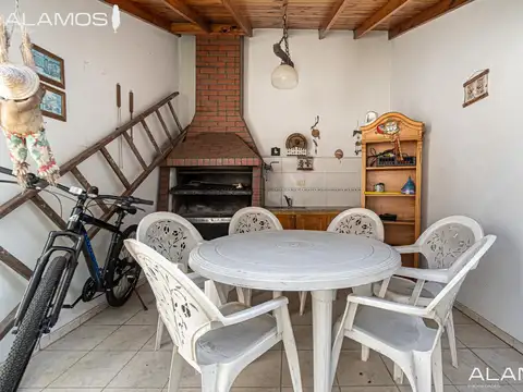 Depto Tipo Casa 4 ambientes con 2 baños