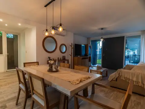 departamento tres ambientes planta baja con patio y cochera en venta en lujan