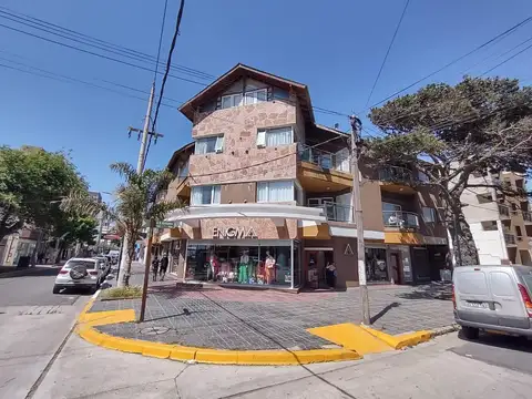 Departamento 4 ambientes con vista al mar, como nuevo!