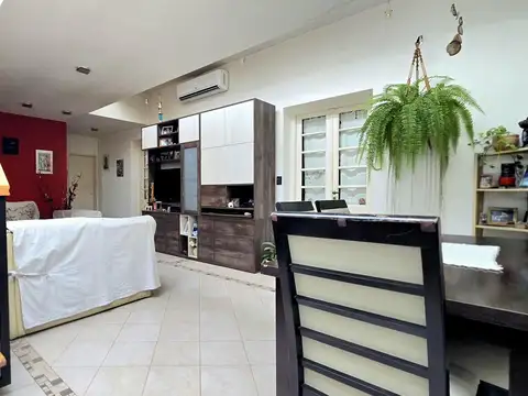 Depto Tipo Casa 4 ambientes con 2 baños