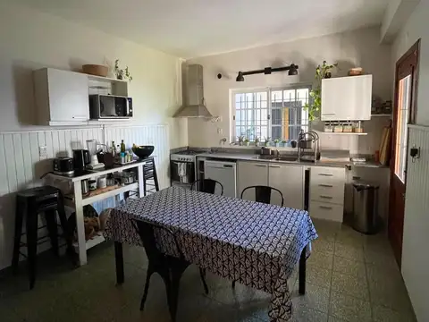 Casa en Alquiler con 1 cochera