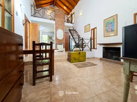 Casa en Venta con 4 cocheras