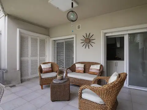 VENTA CASA AVELLANEDA CON PARQUE PILETA GARAGE