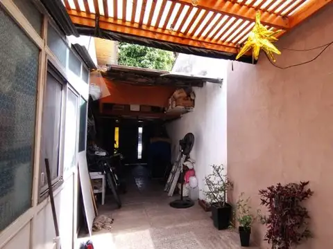 Casa en Venta en Castelar, USD 72.000