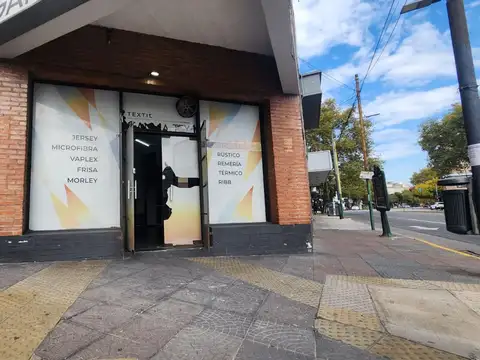 ALQUILER LOCAL ACCESO AUTO ESQUINA 130 m2 FLORESTA
