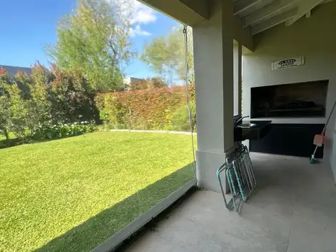 Casa 4 ambientes con 4 baños