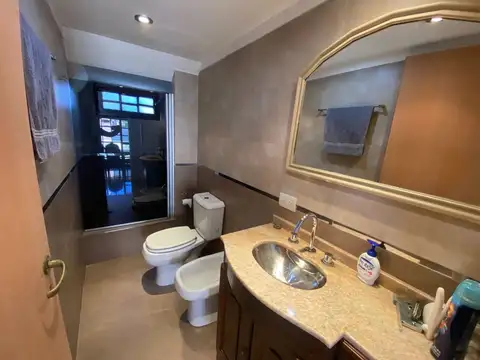 VENTA CASA 5 AMBIENTES LOMAS DE ZAMORA