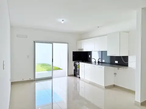 Departamento 1 dormitorio en venta con jardín
