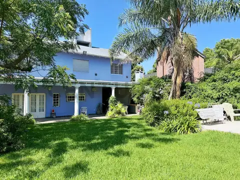Casa 6 ambientes con 2 baños