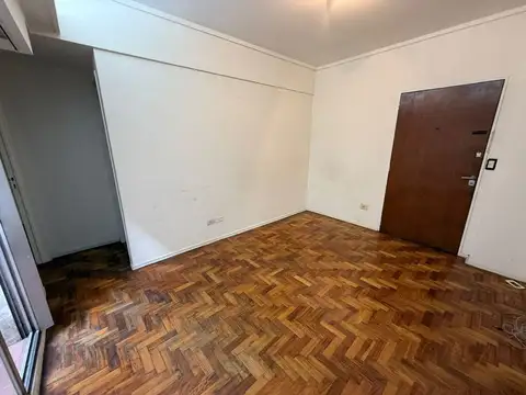 French 3000, Piso 1