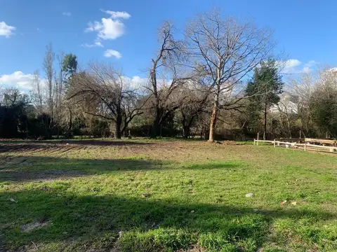 Lote en venta en el barrio los fresnos 