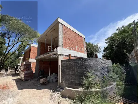 Depto Tipo Casa en Venta en Barrio Parque Leloir, USD 215.500