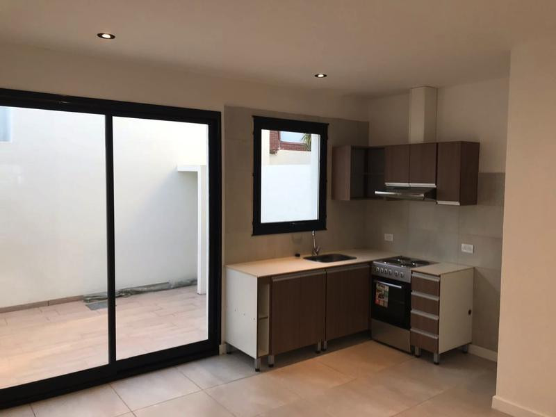 ALQUILER PH 2 AMBIENTES CON PATIO