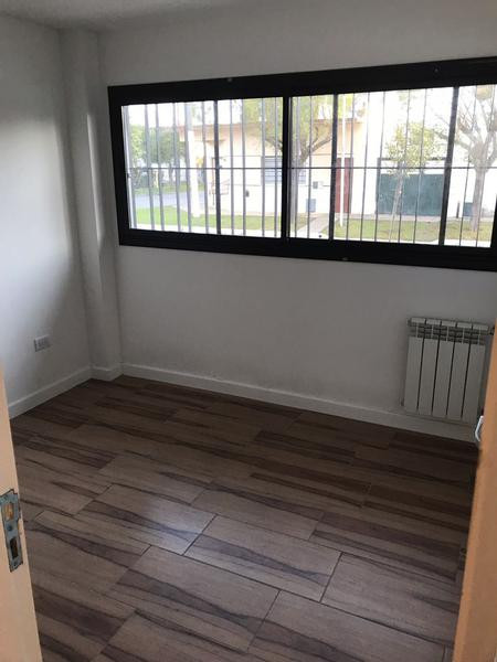 Depto Tipo Casa en Alquiler en Villa Primera, $ 650.000