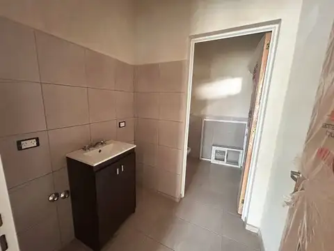 Galpon en Alquiler en Barrio Alvear, USD 4.400