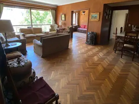 Echeverría al 2200