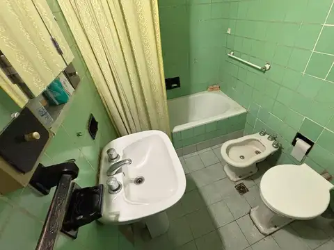 Depto Tipo Casa en Venta 80 años