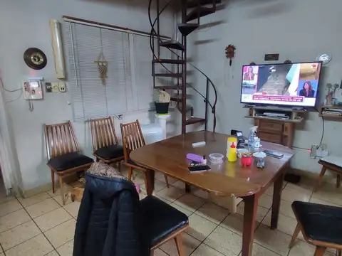 Venta casa  4 amb a reciclar Quilmes