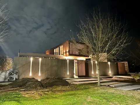 Casa en Alquiler de 3 dormitorios