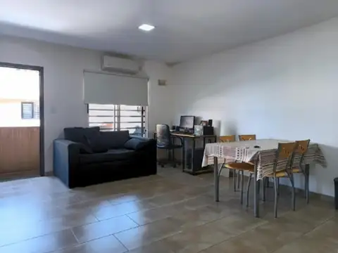 Hipólito Yrigoyen 1800, Piso 1