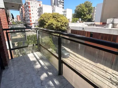 Alquiler depto. 2 ambientes con Balcón centro San Martin 