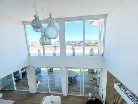 Casa 5 ambientes con 3 baños