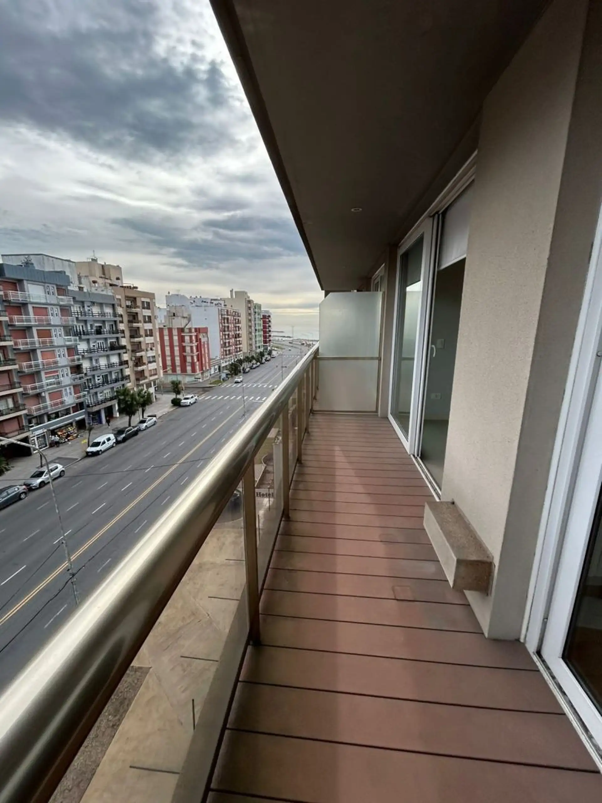 Cronos XVII Departamento de 2 ambientes con cochera y amenities en La Perla